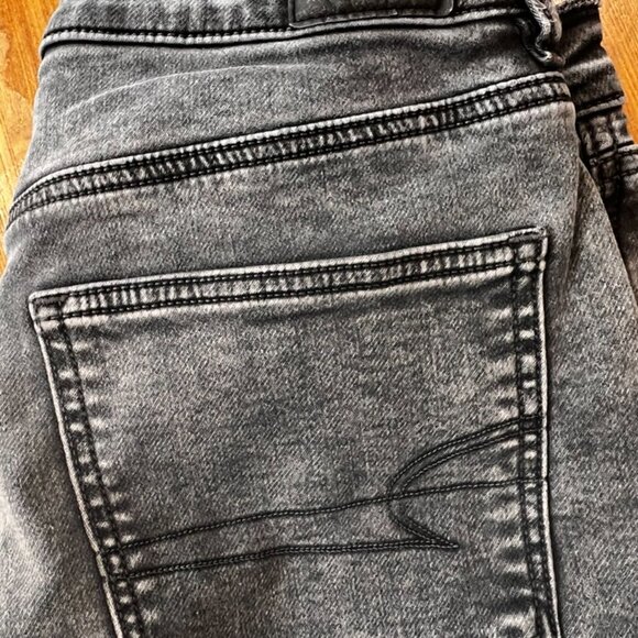 EDGY + COMFY – American Eagle Next Level Stretch Jeans | Acid Wash Black | Size - Picture 2 of 5